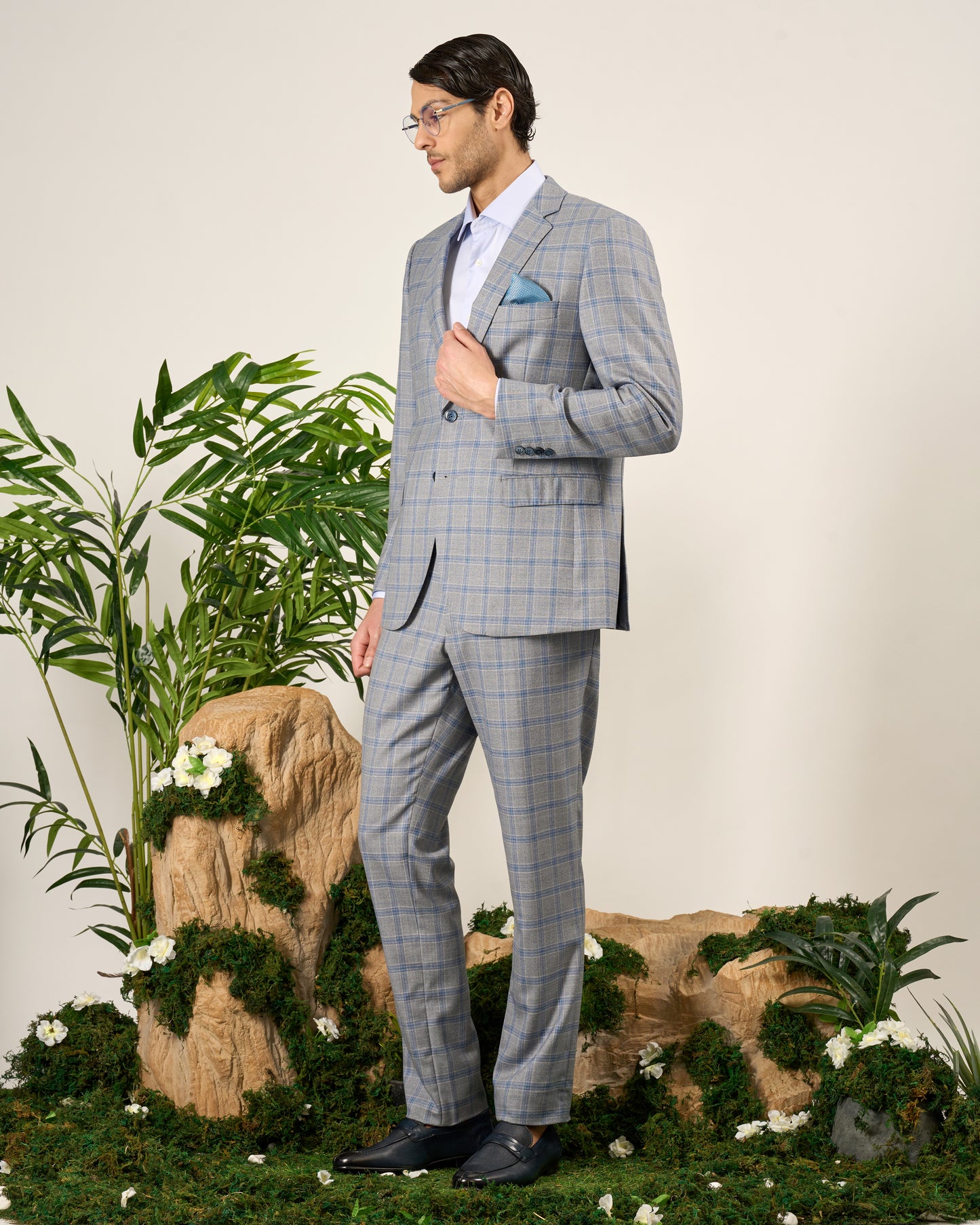 Slim Fit Lightweight Wool Suit