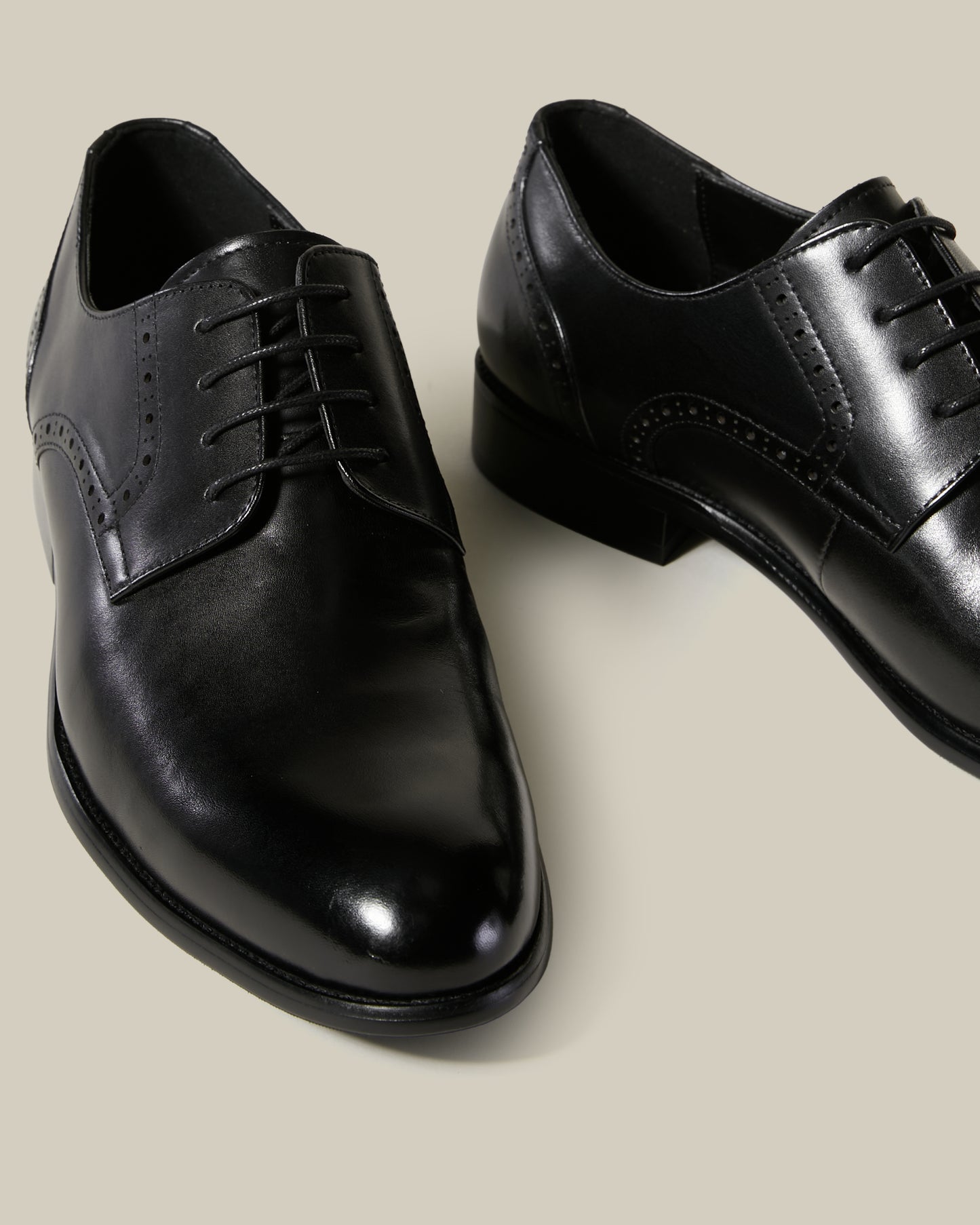 Brogue Accented Formal Shoes