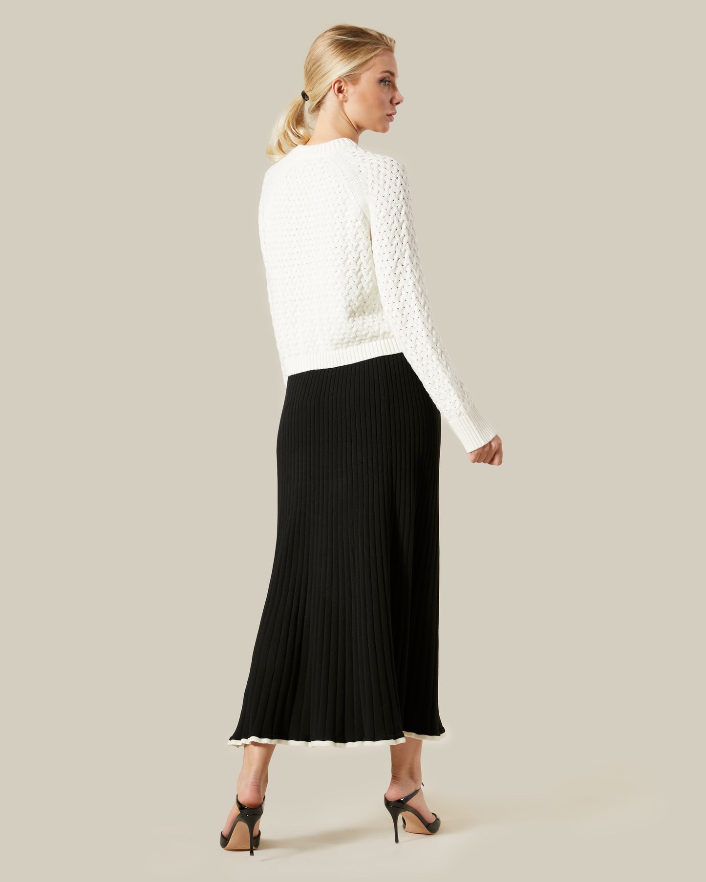 Knitted Cropped Sweater