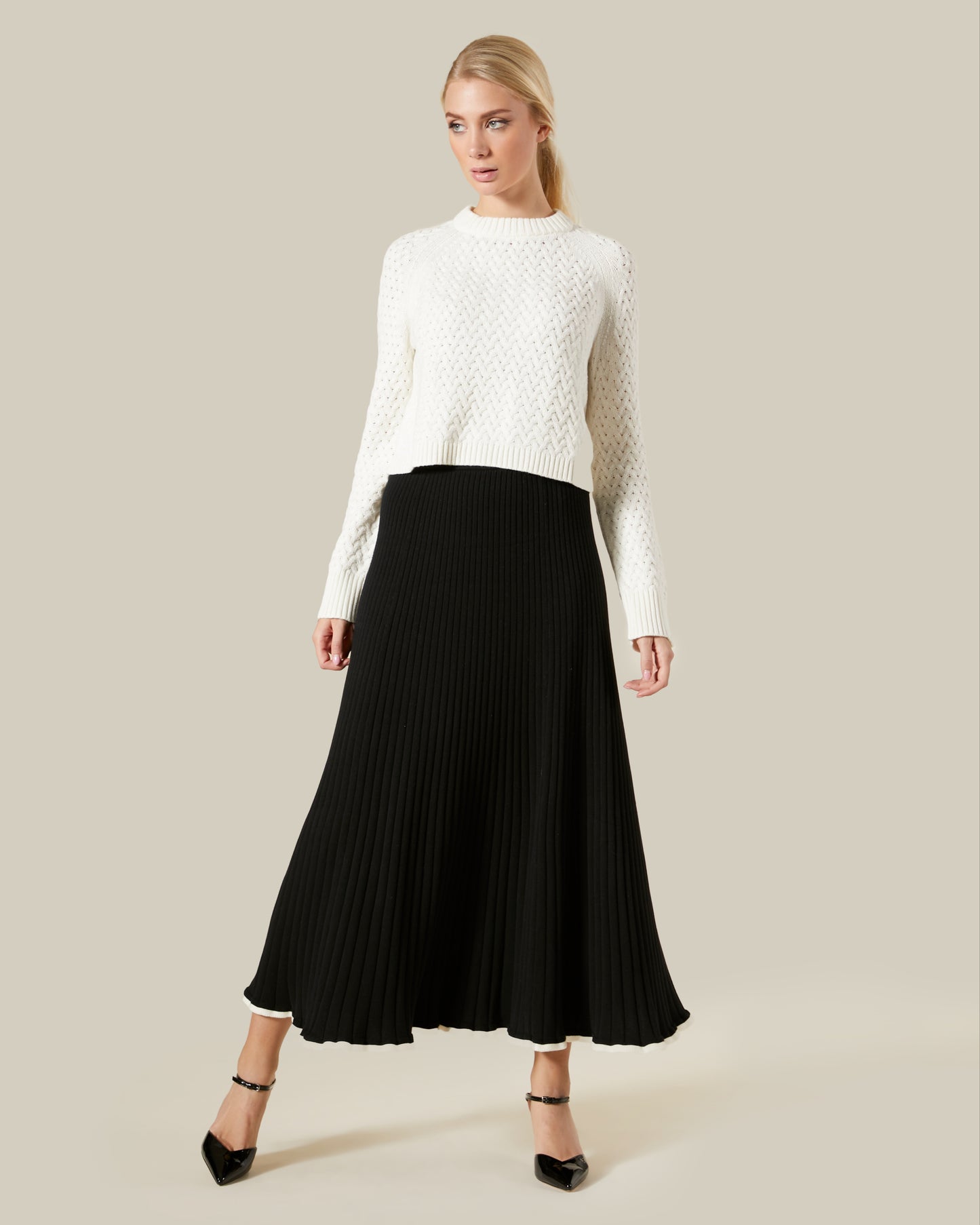 Knitted Cropped Sweater