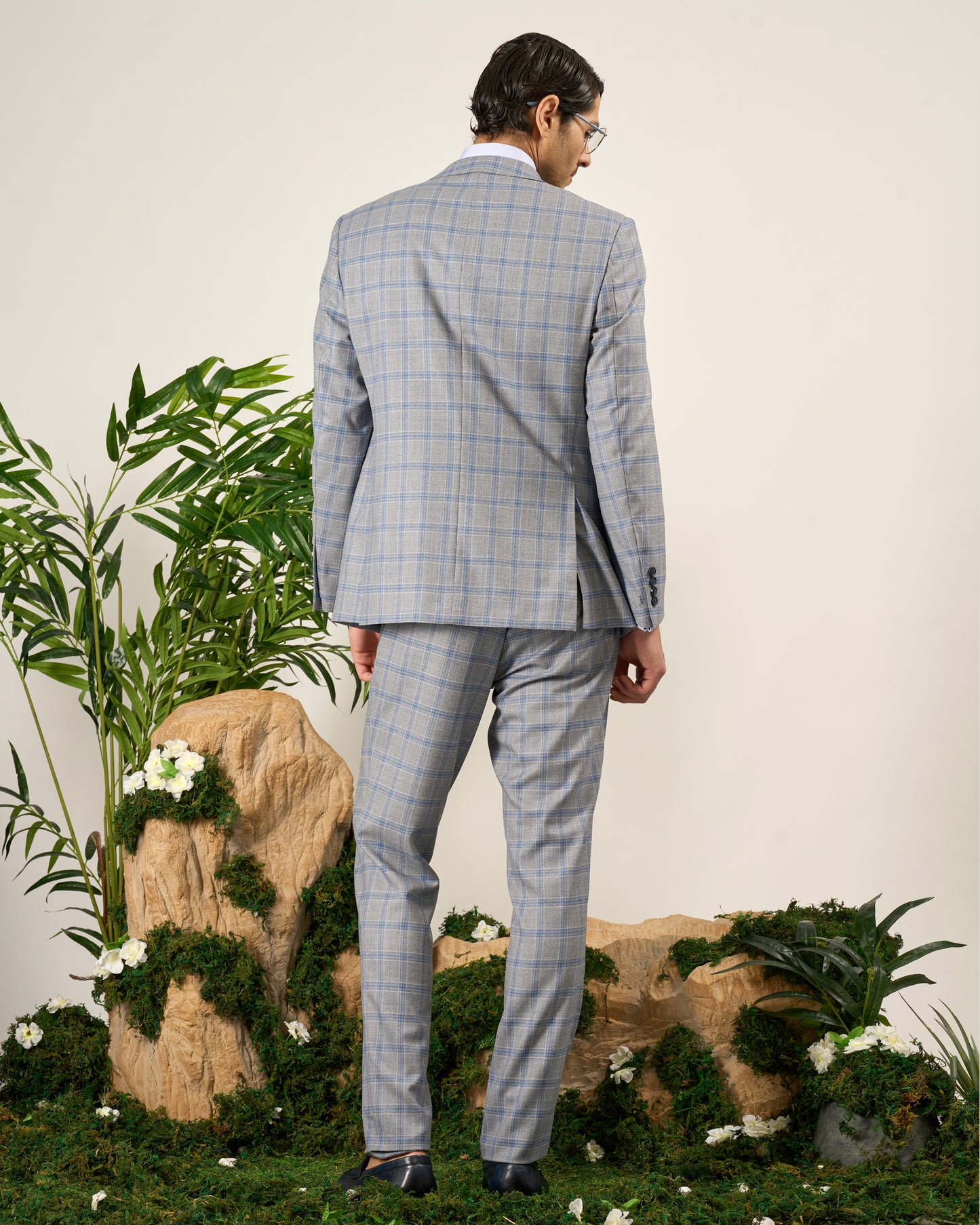 Slim Fit Lightweight Wool Suit