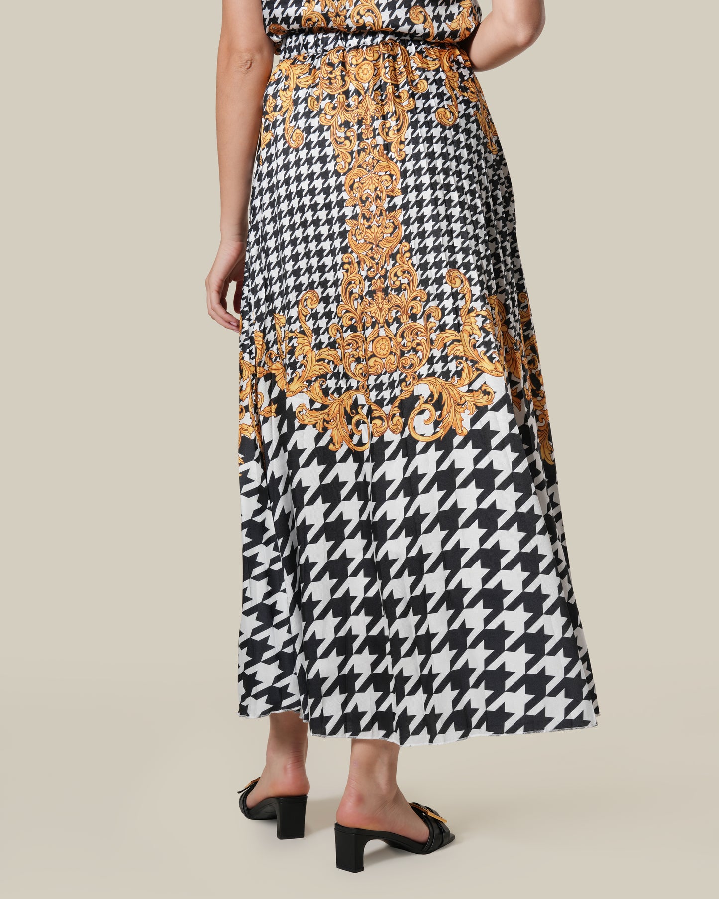 Geometric Baroque Print Pleated Skirt